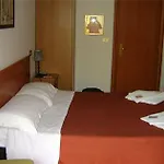 Family House Hotel *