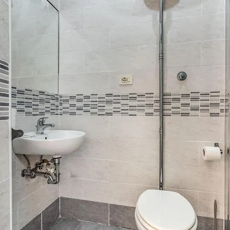 Отель Family House Рим