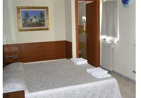 Отель Family House