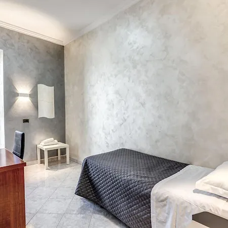 Family House Hotel *