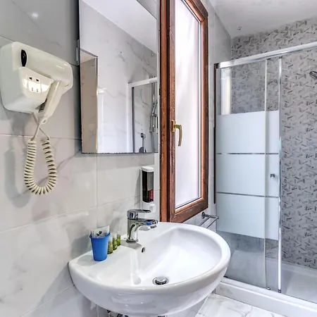 Hotel Family House *