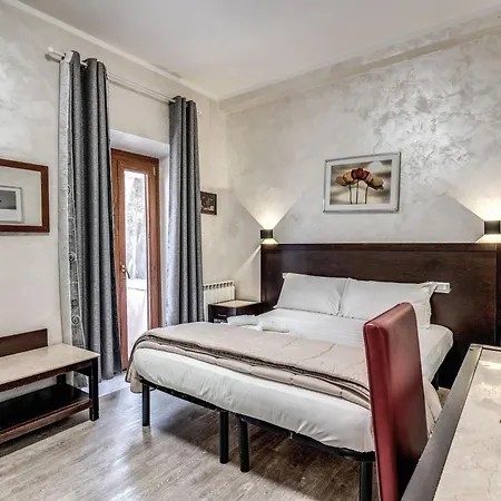 Family House Hotel *