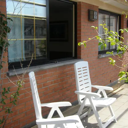 Family House Hotel *